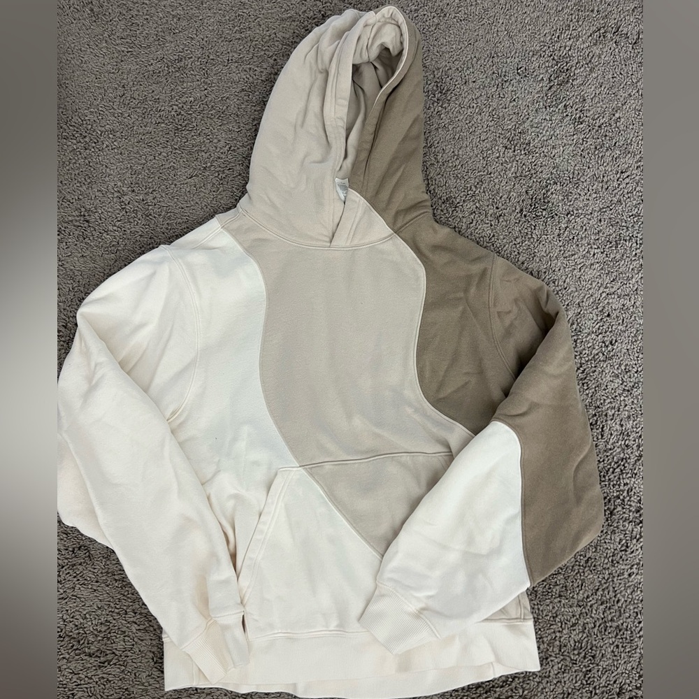 ALO Yoga Cream Hoodie